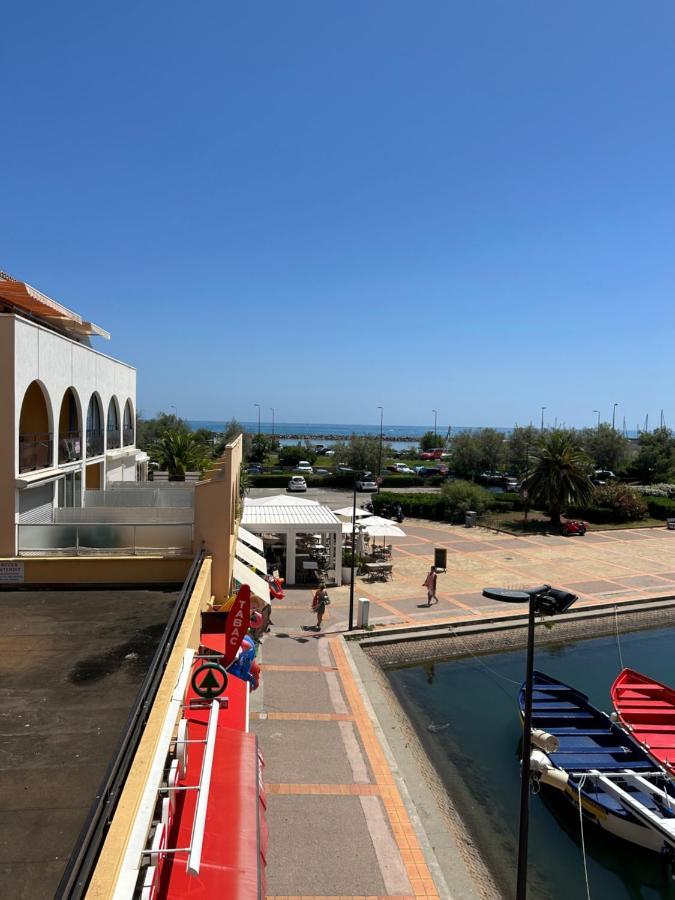 Studio Vue Mer Situe A Cote De La Plage Quartier Des Quilles Sete Exterior photo